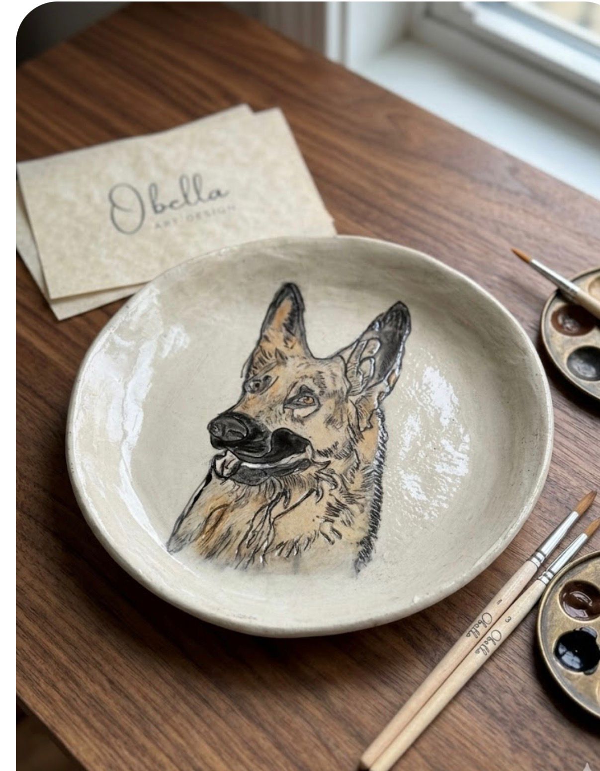 צלחת קרמיקה בעבודת יד - עיצוב כלב רועה גרמני